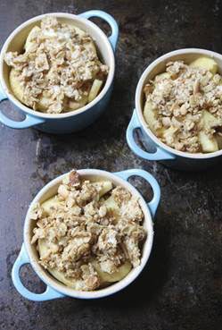 Simple Apple Crisp Recipe for Fall